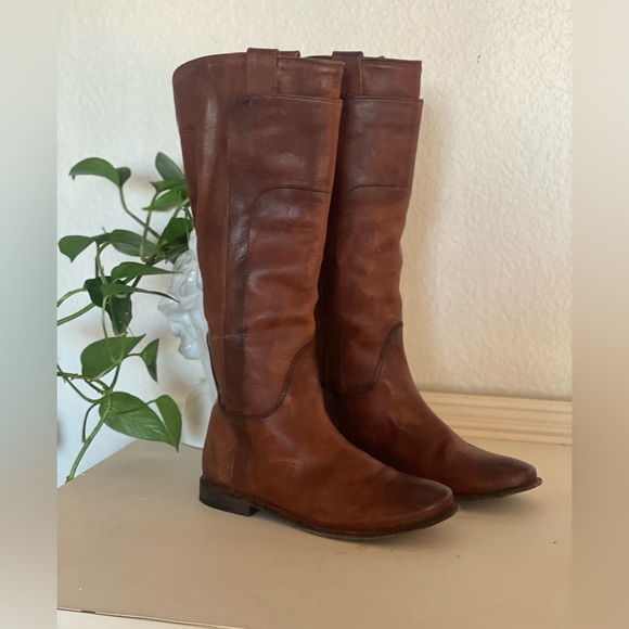 Frye Paige Tall Riding Boots pre owned still in
good condition - Picture 5 of 9